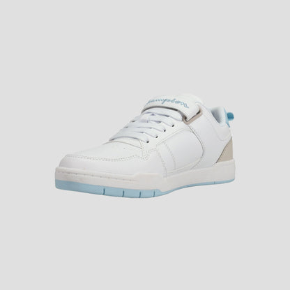 The Champion Kids' Arena Power Low sneakers feature a white design with light blue accents, a light blue sole, white laces, and a beige heel detail—standing out beautifully against any simple background.